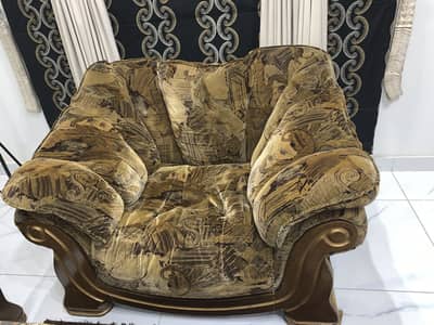 3 2 and 1 Sofa Set In New Used Condition.