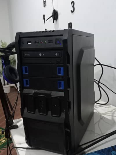 (TRADE POSSIBLE) Desktop PC i5-4460 8GB RAM NVIDIA Quadro K600 1TB HDD