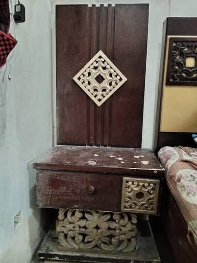 3 set of sofas. 2side tables. 1dressing