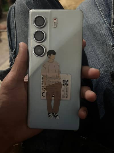 tecno cammon 40 pro 8+8 256