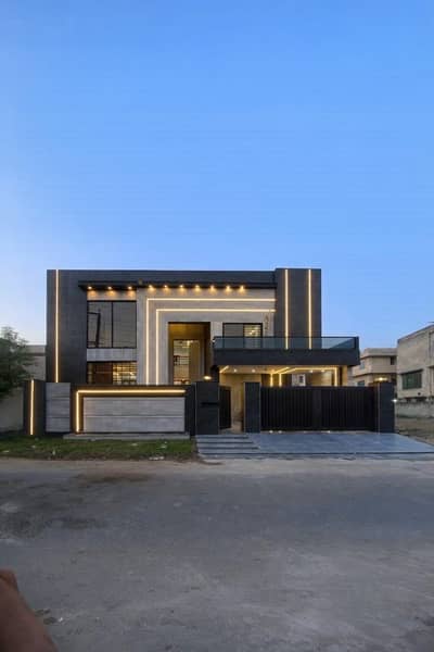 1 KANAL BRAND NEW LUXURY HOUSE IN NESPAK PHASE 3 IS AVAILABLE FOR SALE