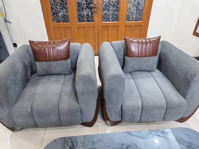 7 Seater Buble Sofa ( Brand New) Pure Taali Wooden Structure.