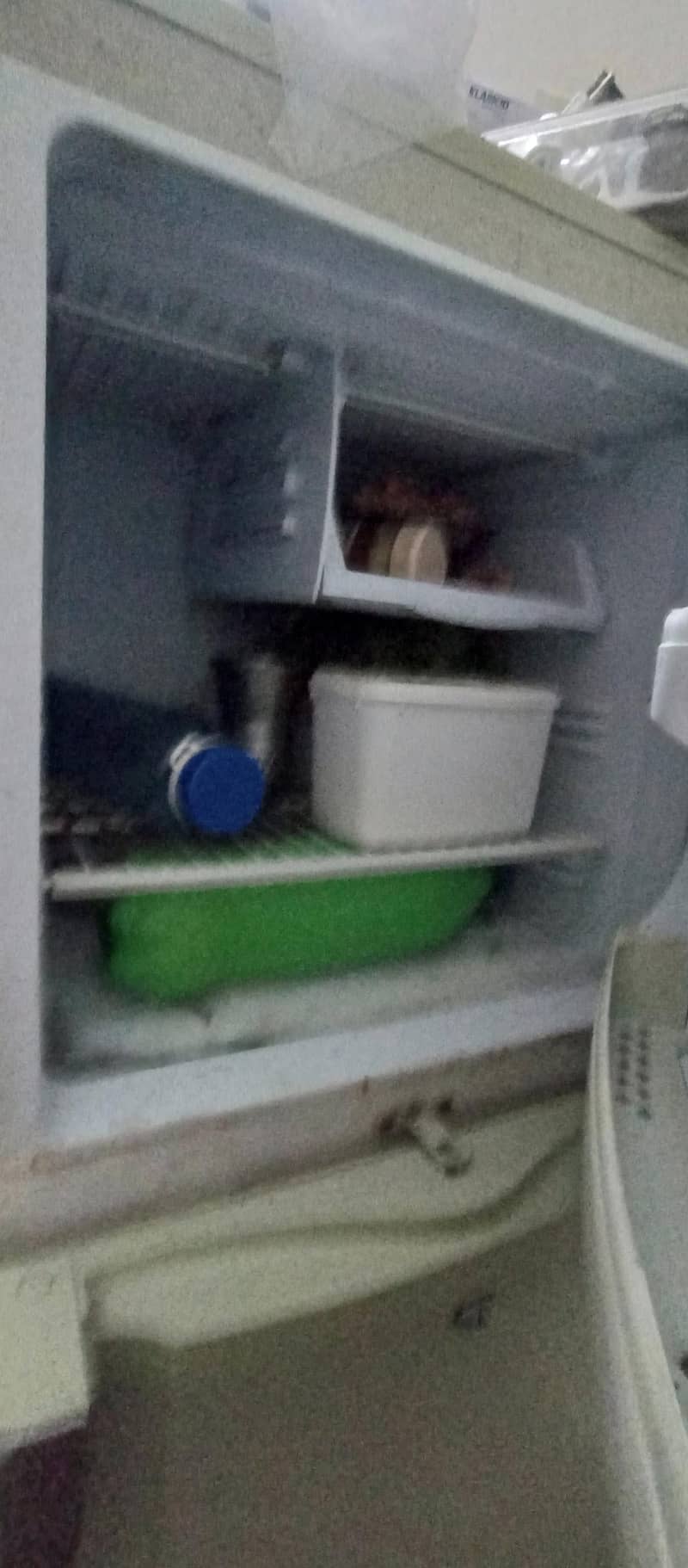 Refrigerator 0