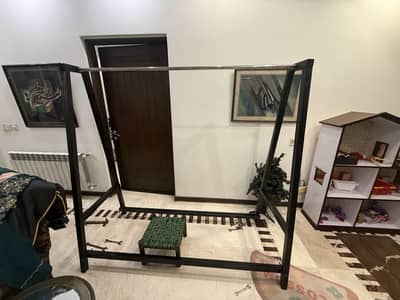 Very durable steel stand