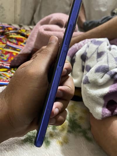 Vivo y21 with box and charger