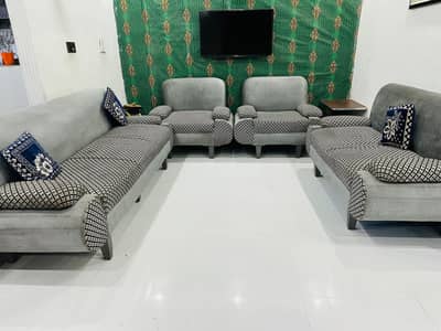 7 Seater Sofa set for sale.