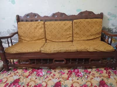 5 Seater Sofa Set 10/6 Condition