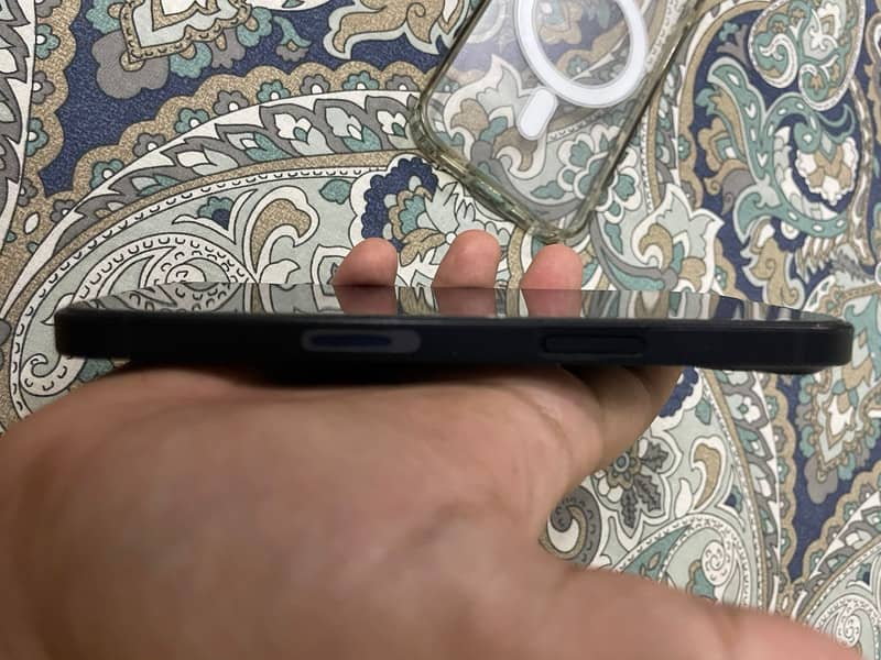 Ipone 13 A1 condition zero scratch 4