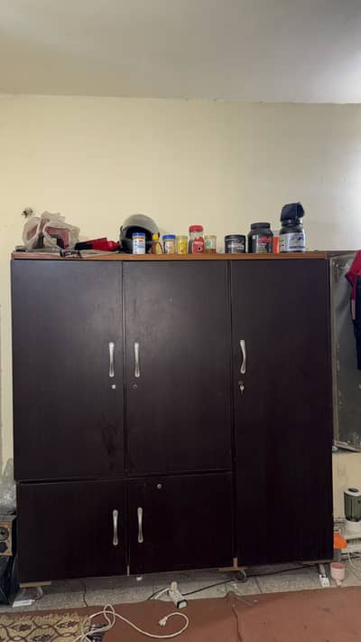 3 months used wardrobe , best for hostel's students and a family