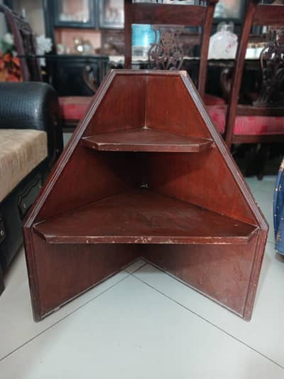 corner table