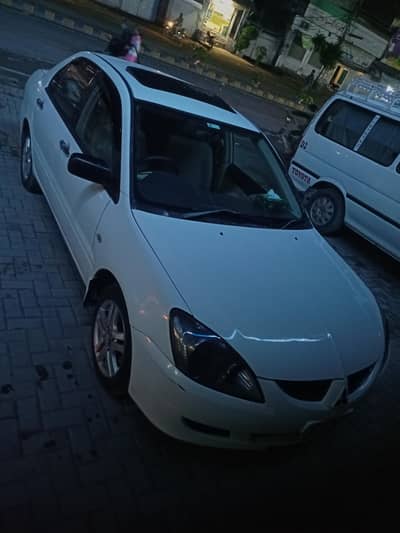 Lancer 1.6 | 2005 model | Sunroof