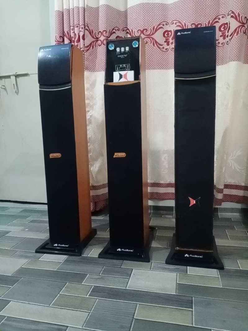 Sound System Audionic Tower Bluetooth 1