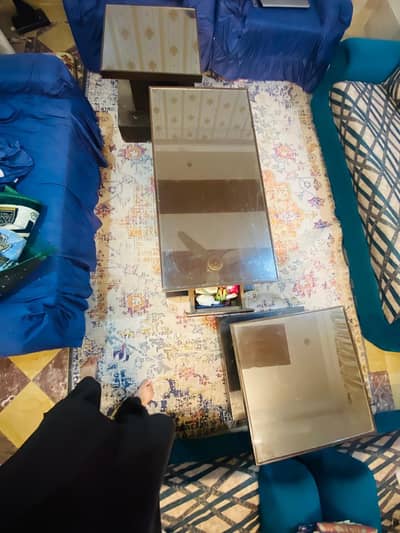 3 table one large and 2 small condition good