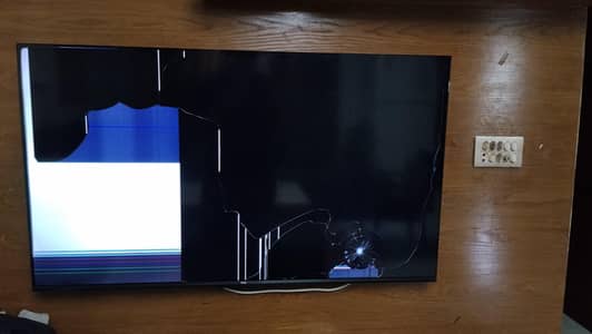 TCl only 1 day used TV accidentally panel broken but everything all ok