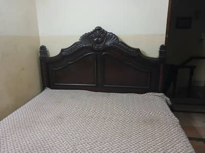 king bed with mattress