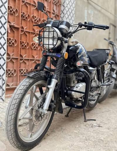 Selling Suzuki GS 150 SE 2020 model