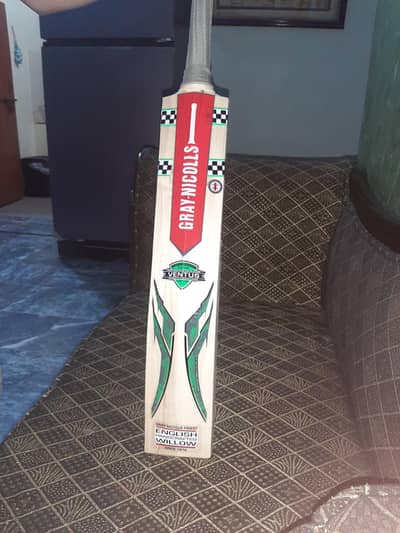 GARY-NICOLLS CRICKET BAT ENGLISH WILLOW FOR LOWEST PRICE ON ONLINE