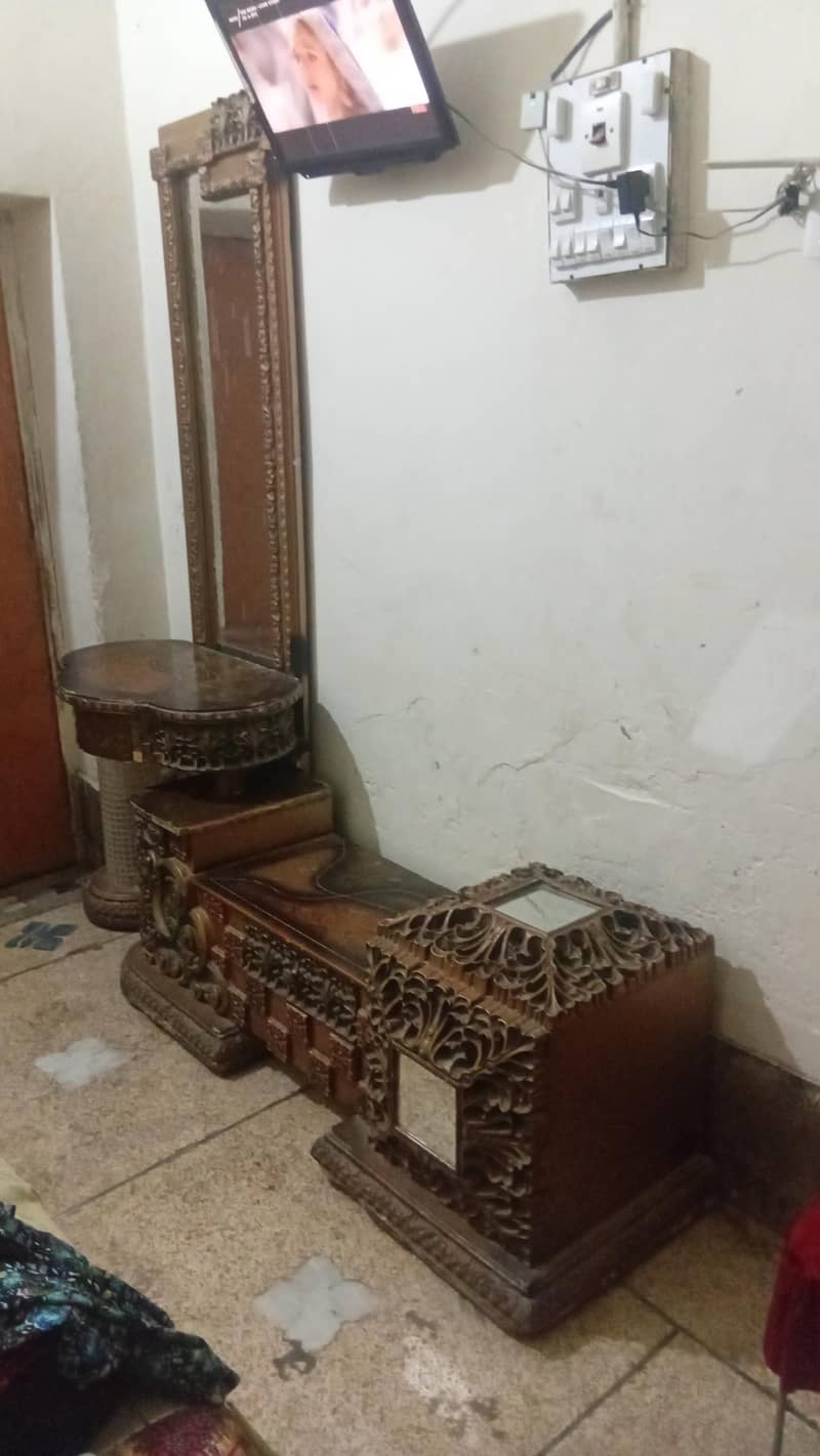 dressing table 0