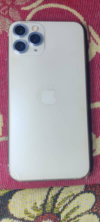 I phone 11 pro /256 GB/ white color /battery health 72/