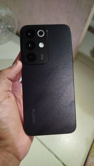 Realme C85
