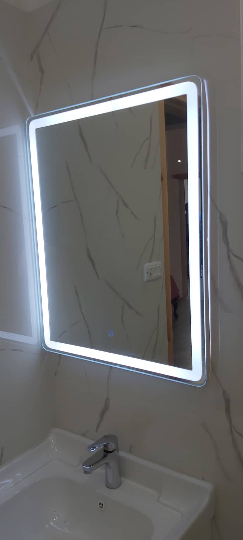 TOUCH LIGHT VANITY MIRROR 3