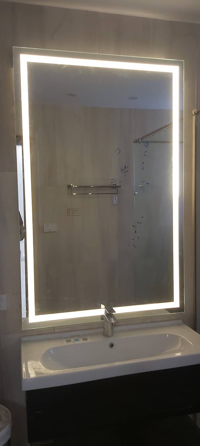 TOUCH LIGHT VANITY MIRROR 5