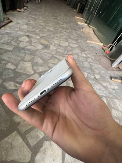 iPhone XR 128GB White - Excellent Condition - PTA approved