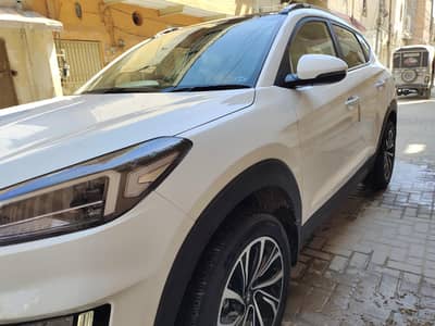 Hyundai Tucson for sell condition:bumper to bumper geniun
