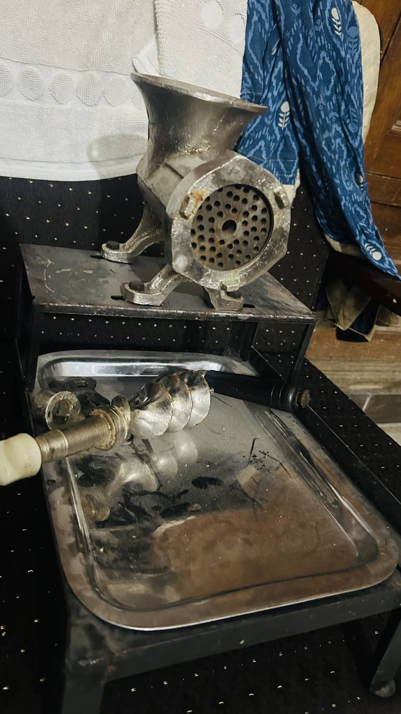 Hand Qeema Machine 2