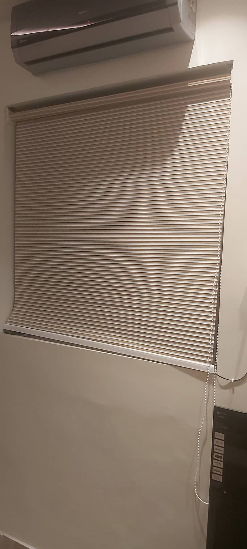 ROLLER WINDOW BLINDS 1