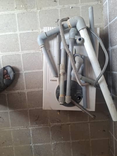 instant gyser used condition