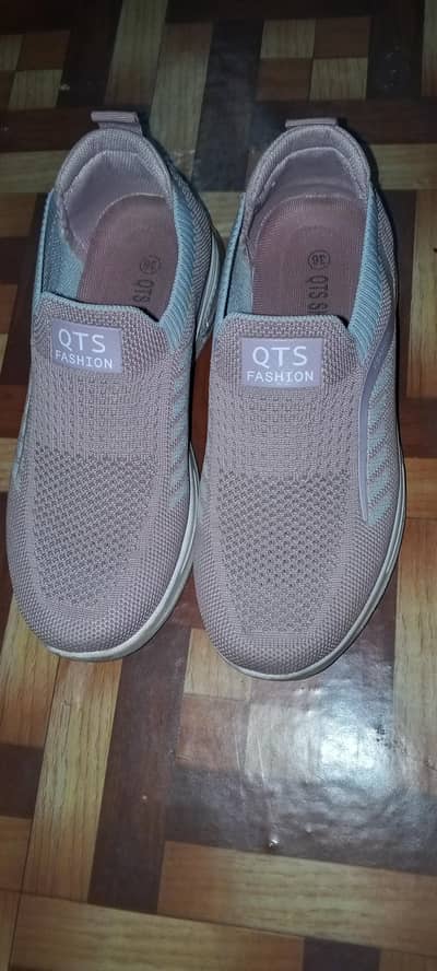 QTS fashion shoes for women