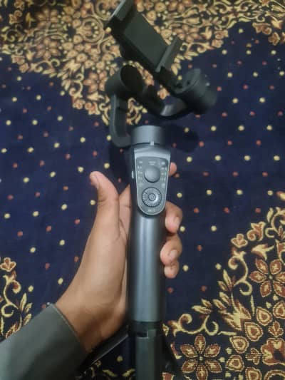 wiwu gimbal come tripod an mobile stabilizer