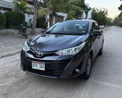 TOYOTA YARIS SEDAN GLI CVT 1.3 2023