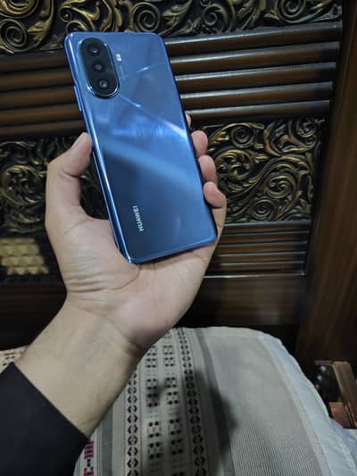 Huawei Nova Y70 PLUS