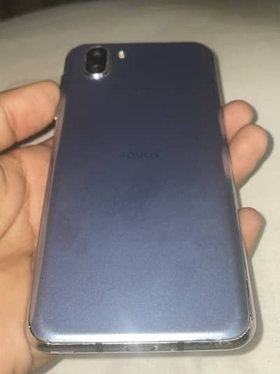 Aquos r2