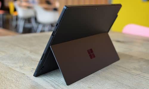 Microsoft Surface Pro 6  i7 8Gen with Original Magnetic Charger.