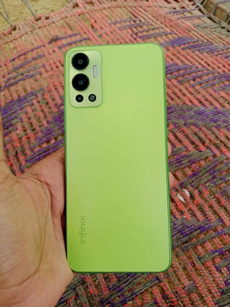 ڈبہ چارجر اور موبائل 1