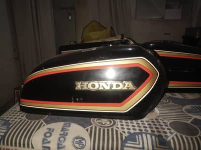 Honda 1983 Model Tank side cover
