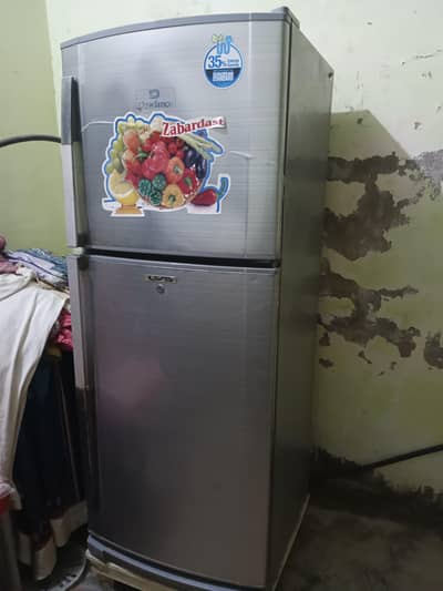 Dawlance ka h neat and clean. home used