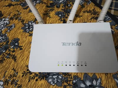 Tenda N300 (F3) Wireless Router - Like New Condition