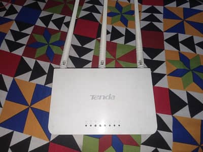 Tenda Router F3  10/10 condtion