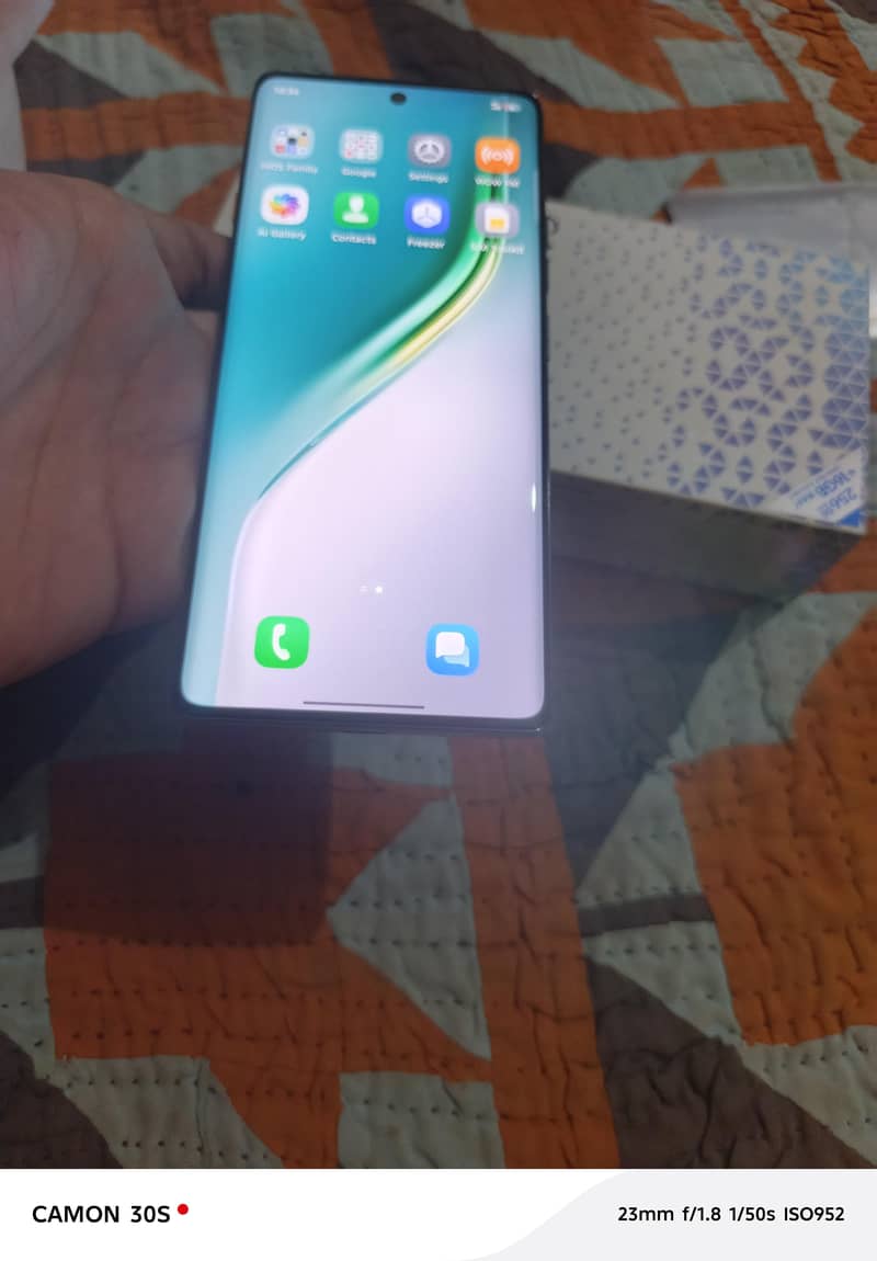 Tecno camon 40 pro 6