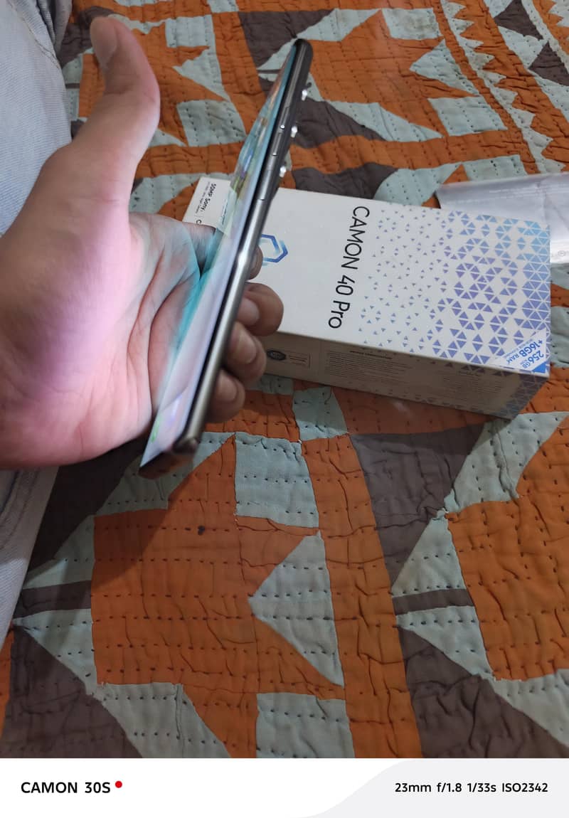 Tecno camon 40 pro 7