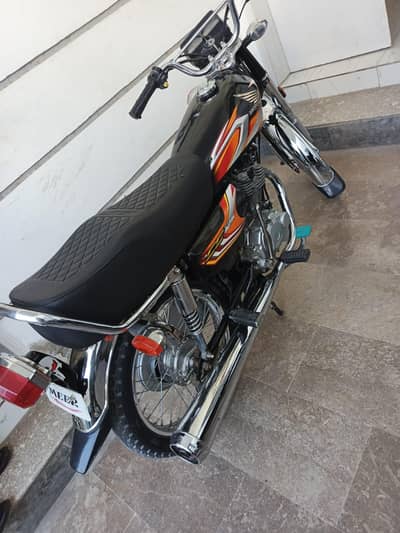 125 2022 model full Jenioun 10/10 condition