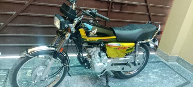 Honda cg125 self start special edition for sale