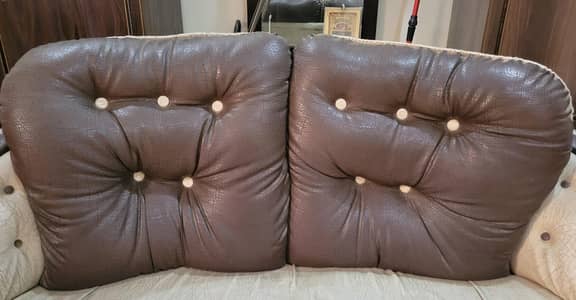 2 Seater Sofa Mazboot Aur Durable - weight 80kg+