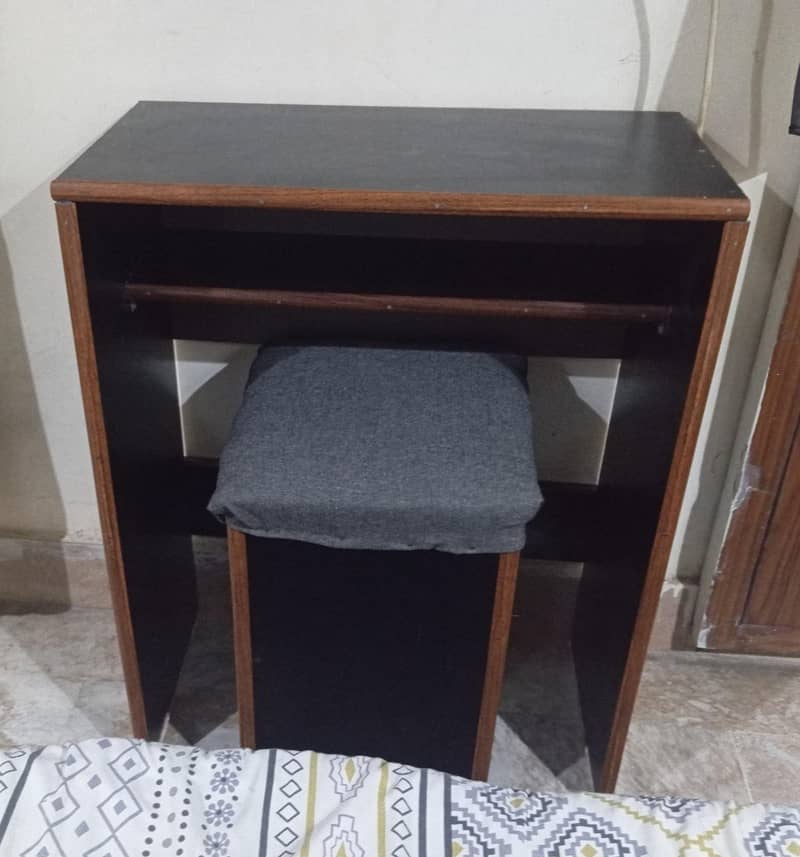 laptop table with stool 4