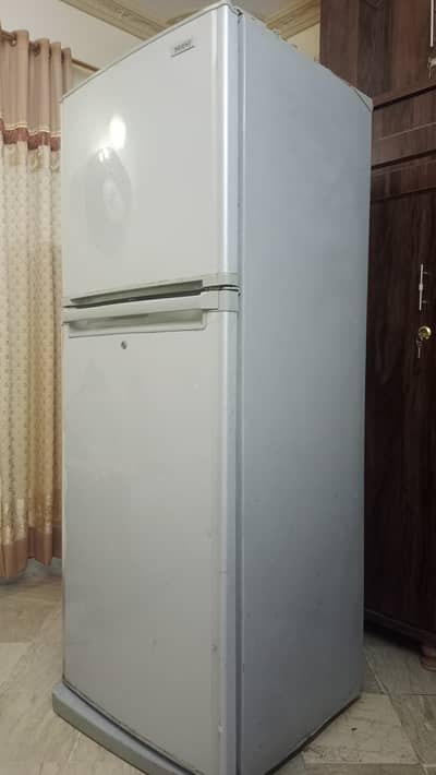 Orient Refrigrator in good working condition.