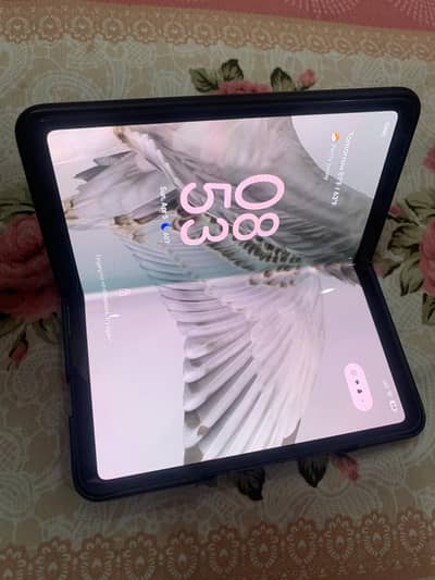 Google pixel Fold 12/256 slightly used 10/10 condition